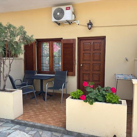 Stelios Rooms Palaiochora Luaran gambar