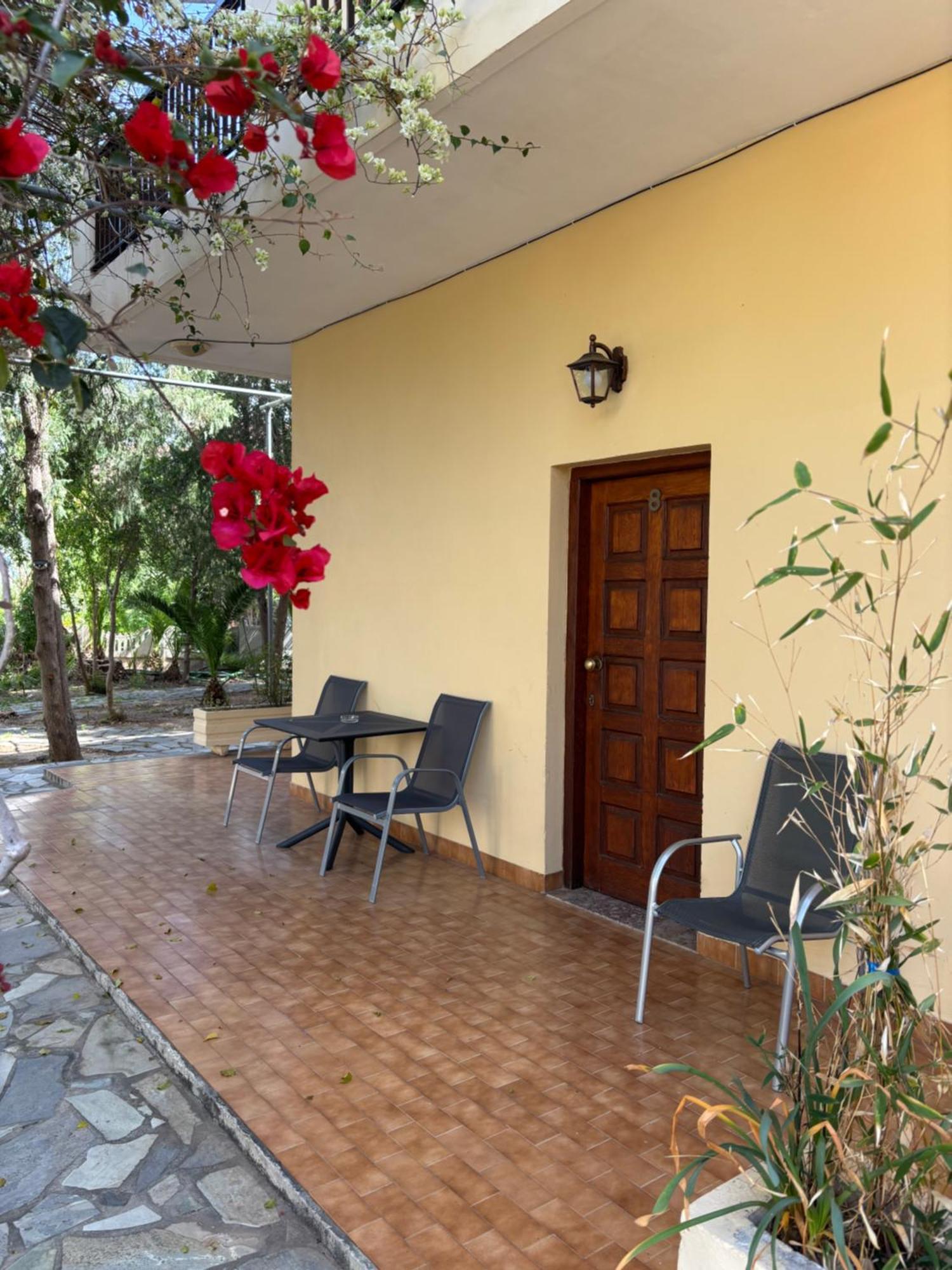 Stelios Rooms Palaiochora Luaran gambar