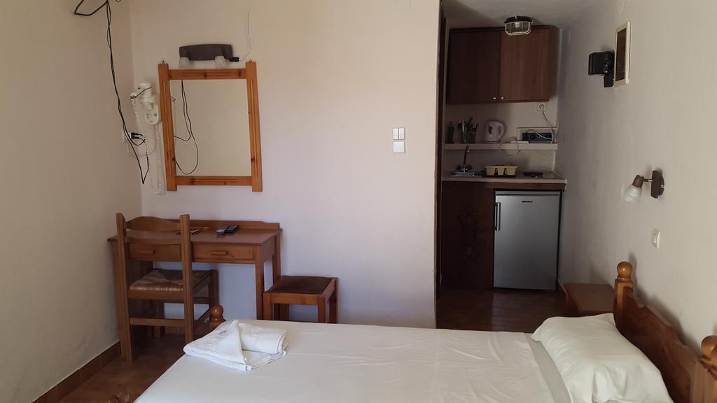 Stelios Rooms Palaiochora Luaran gambar