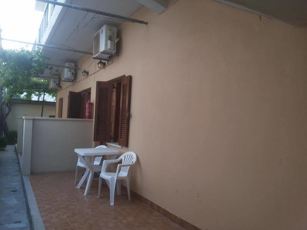 Stelios Rooms Palaiochora Luaran gambar
